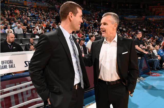 军的都疯了 军的都疯了